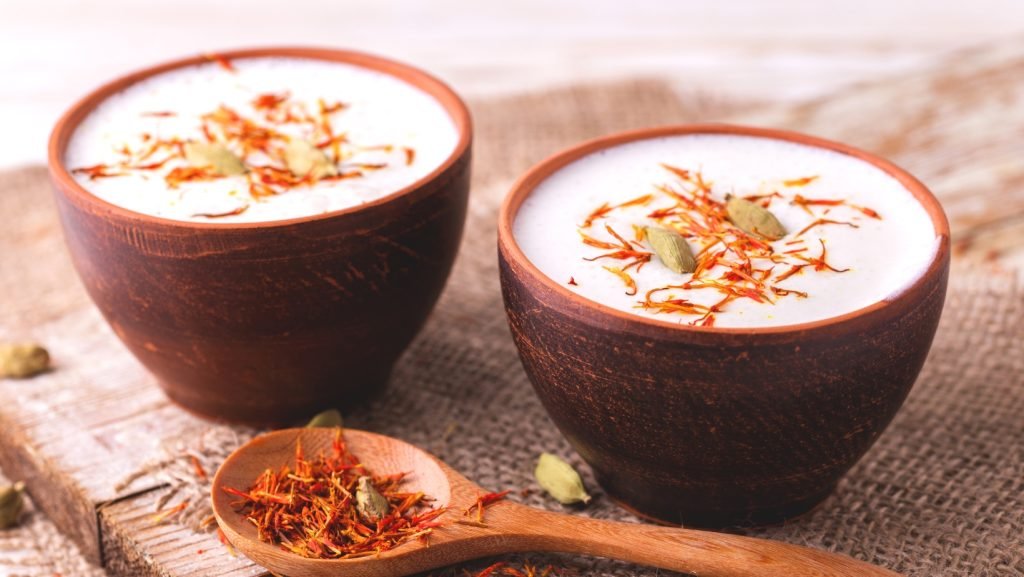 கர்ப்பிணிப் பெண்கள் சாப்பிட கூடிய சிறந்த ஆரோக்கியமான ஸ்நாக்ஸ் 6 healthy snack foods for pregnancy in tamil - Curd