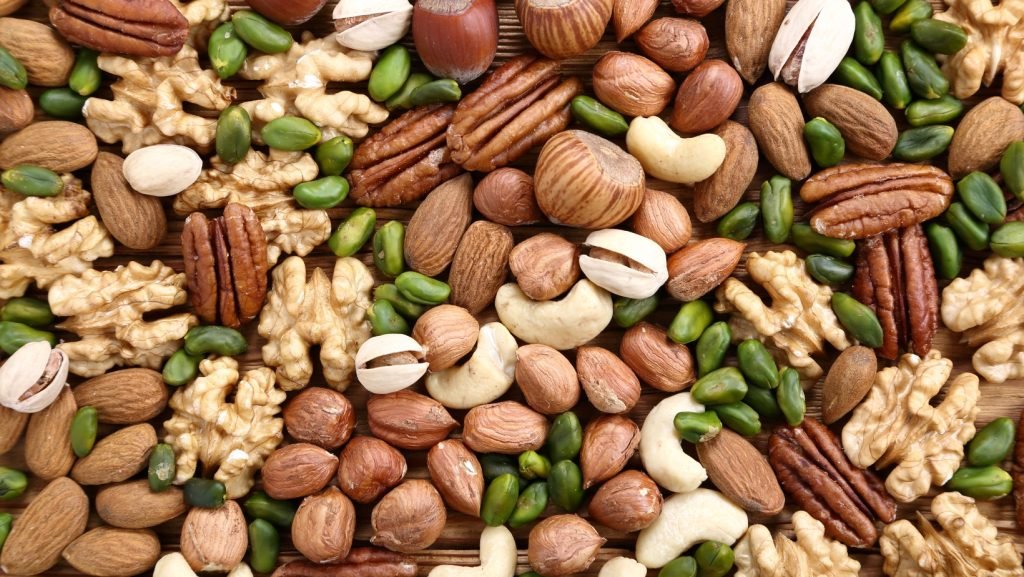 கர்ப்பிணிப் பெண்கள் சாப்பிட கூடிய சிறந்த ஆரோக்கியமான ஸ்நாக்ஸ் 3 healthy snack foods for pregnancy in tamil - Nuts